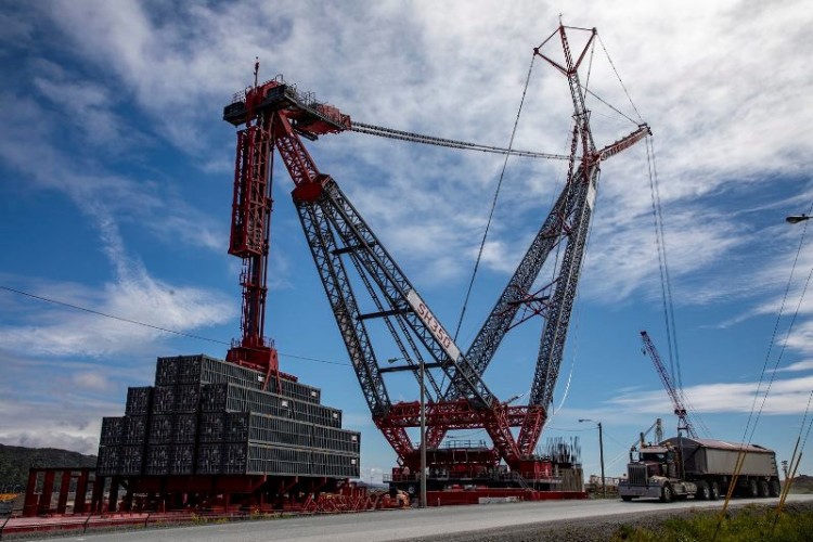 ALE's SK350 heavylift crane