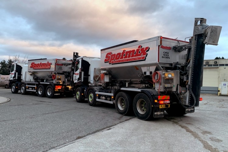 Spotmix's new Bay-Lynx UltraLite Plus volumetric mixer truck 