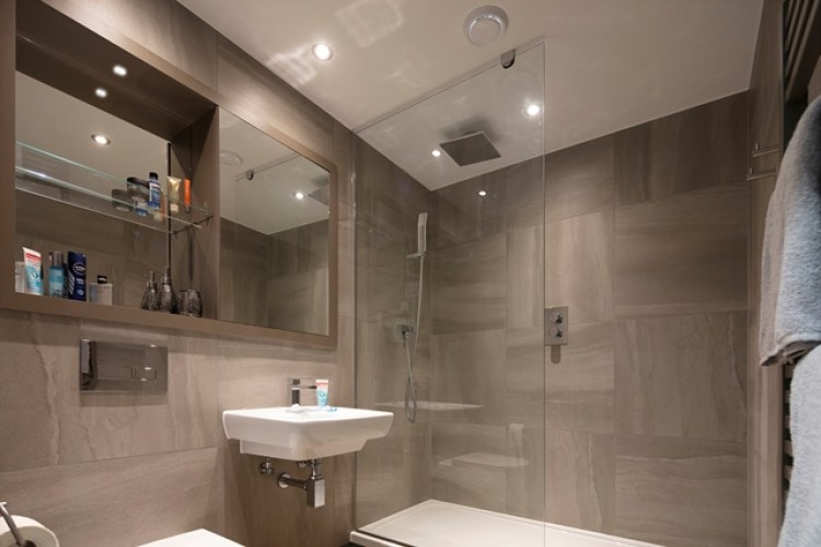 A bath-less bathroom in Moda's Lexington tower block