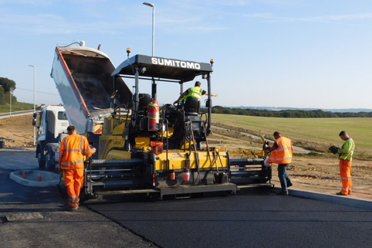 Drivepoint Construction has been using a Sumitomo HA60W paver on the Bexhill-Hastings link road