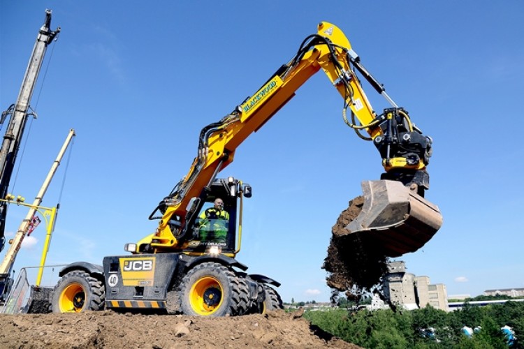 One of Blackwood Plant Hire&rsquo;s new JCB Hydradigs at work on the M8/M74 motorway upgrade near Glasgow