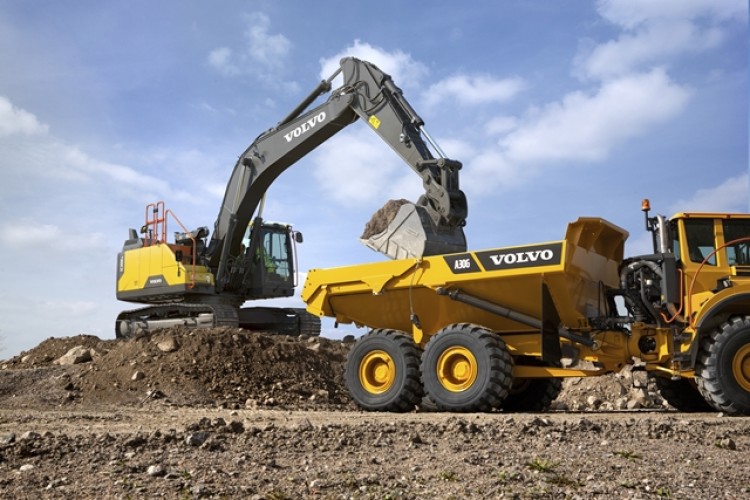 The EC300E Hybrid excavator 