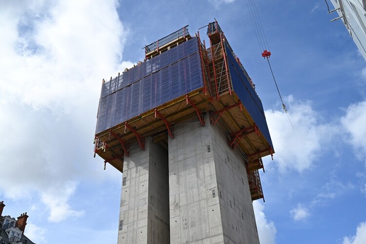 The new Peri RCS Max Shaft system rises up one of the two cores on the South Molton Triangle project