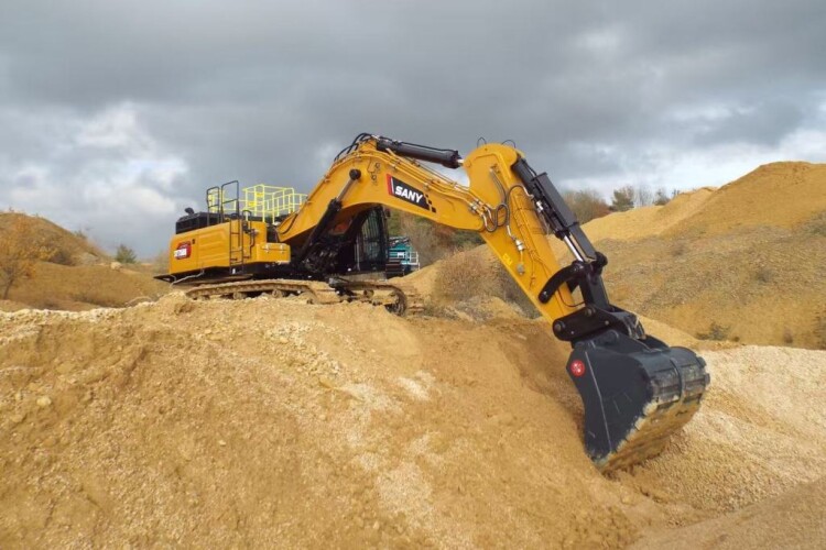 The 80-tonne Sany SY750H excavator at work