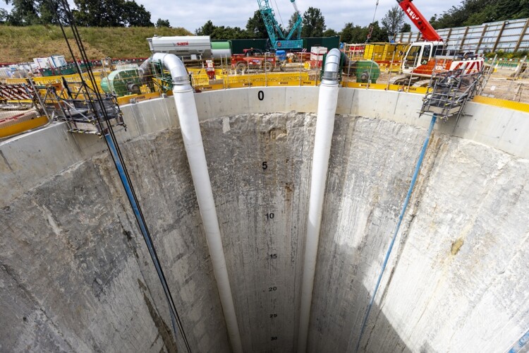 Chalfont St Peter vent shaft for the Chiltern tunnels