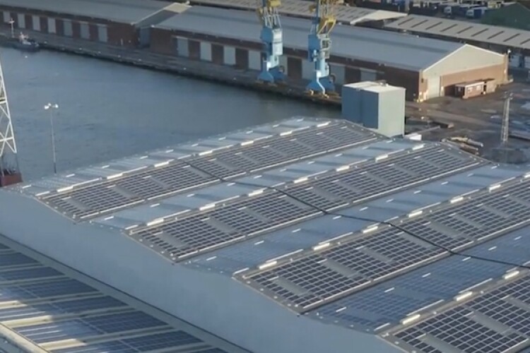 Custom Solar installed 21,000 solar panels at the Port of Hull for ABP in 2020