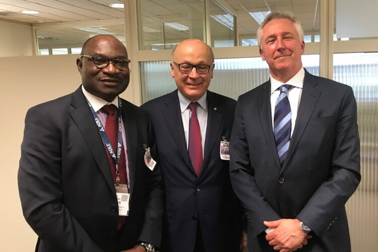 FIDIC CEO Dr Nelson Ogunshakin (left) and FIDIC president Alain Bentéjac (middle) pictured with World Bank chief procurement officer, Enzo De Laurentiis (right).