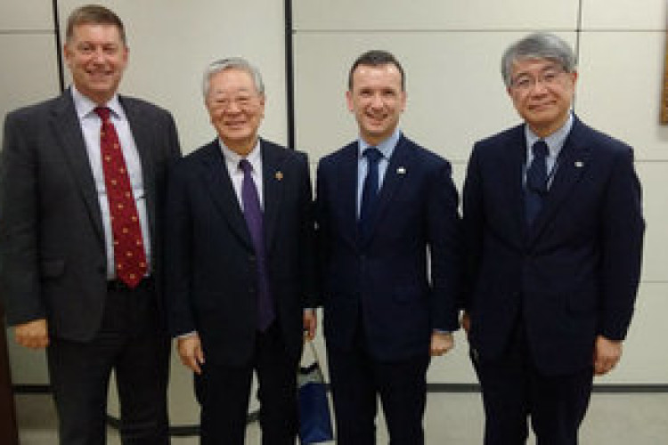 British ambassador to Japan Paul Madden, Hitachi CEO Hiroaki Nakanishi, Welsh secretary Alun Cairns and Toshikazu Nishino of Hitachi