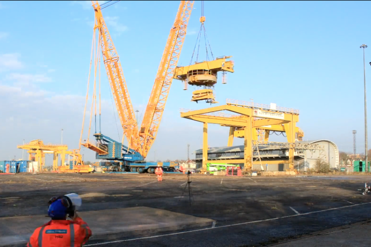 Dismantling the first of the gantry cranes
