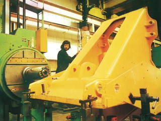 1973   machining of wheeled loader chassis components