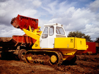 1975   the 112 crawler loader made its debut