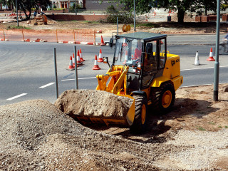 1989    JCB introduced the 408 compact loader