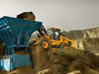 2012   the 467 is launched as the largest machine in the JCB wheel loader range