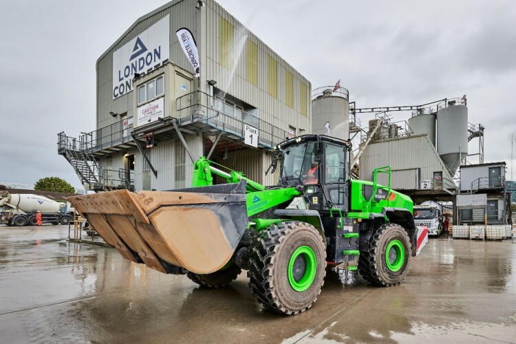 Aggregate Industries' first Liugong 856HE wheeled loader