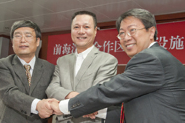 Arup&rsquo;s Man Kang with Qianhai&rsquo;s Hong Lin and Hu-sheng Gou of CIECC.