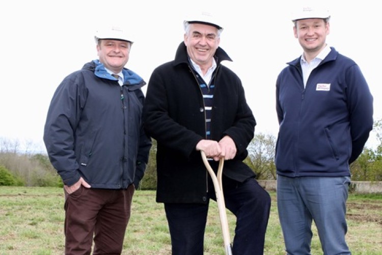South Oxfordshire councillor Felix Bloomfield, Wheatley Parish Council chairman Geoff Stephens and Taylor Wimpey&rsquo;s Steven Neal