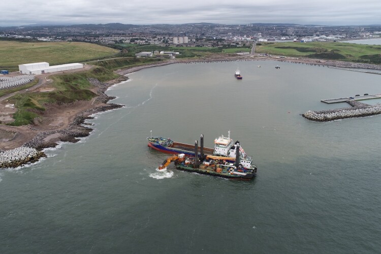 Goliath at Aberdeen South Harbour