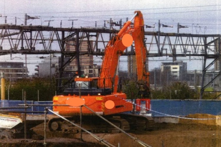 Photo supplied by HSE. (Excavator decals obscured to protect the innocent.)