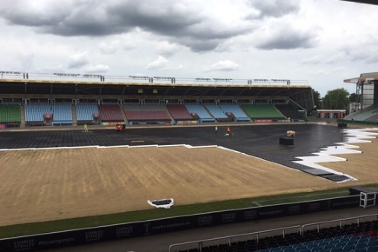 The Permavoid base goes down for hockey at the Stoop