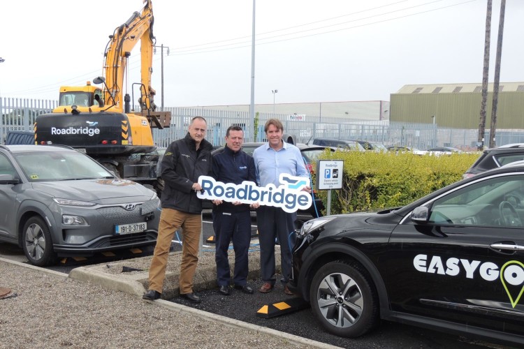 Gerry Cash of CarCharger with Morgan Sheehy & Jerome O&rsquo;Sullivan of Roadbridge