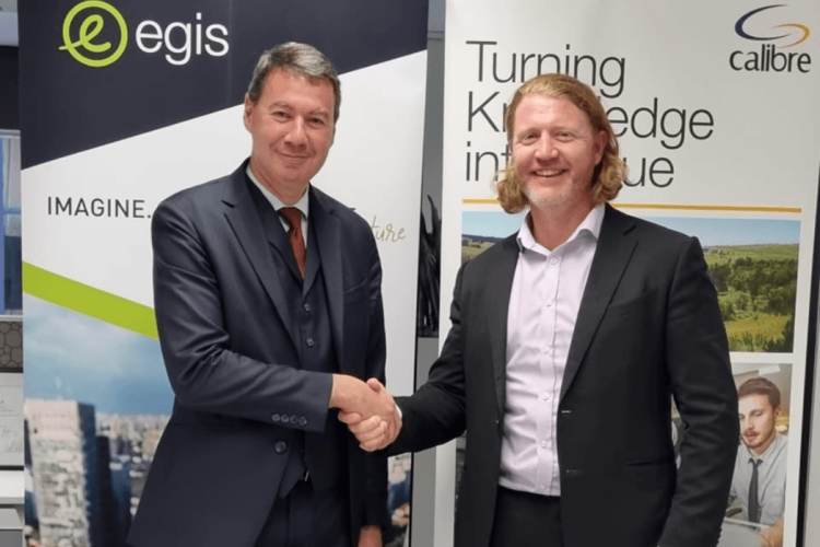 Egis boss Laurent Germain (l) and Calibre group chairman David O’Connor (r) shake on it