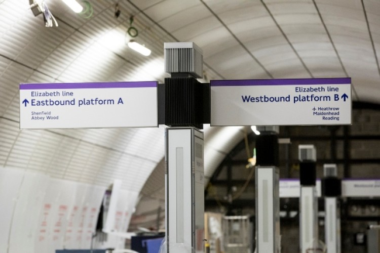 Farringdon station signage 