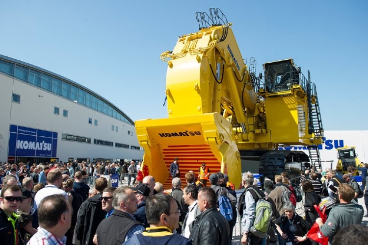 For many visitors, the Komatsu PC7000 was the most spectacular exhibit at Bauma 2016