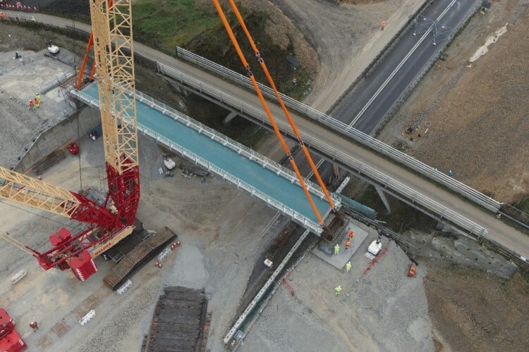 Weldex did the heavy lifting for Keltbray and Costain