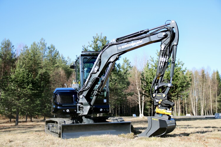 A Eurocomach excavator fitted with Engcon tiltrotator