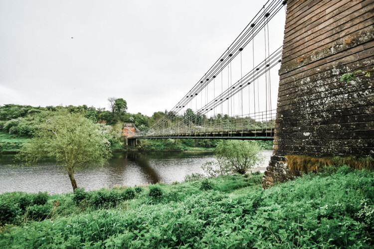 The Union Chain Bridge has 31 tonnes of wrought iron chains, 170 wrought iron hangers, 444 chain rods and 800 cast iron chain pins.