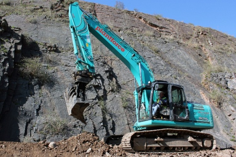 Kobelco SK210