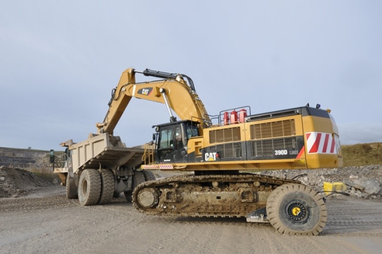 A Cat 390 with Sleipner system on tow