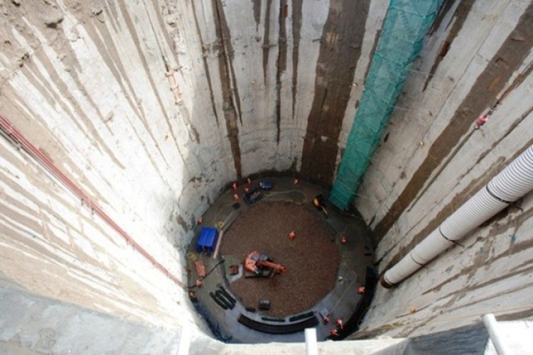 Limmo Peninsula shaft, down which Elizabeth shall descend