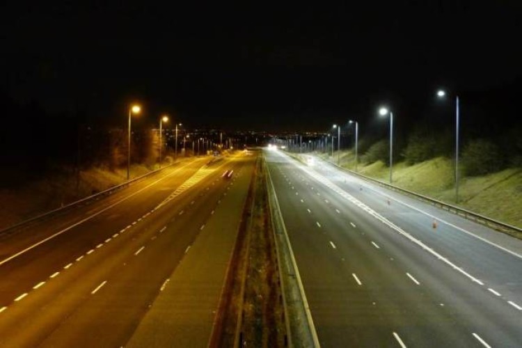 M62 J22-J25 LED upgrade Scheme &ndash; sodium compared to new LED lights