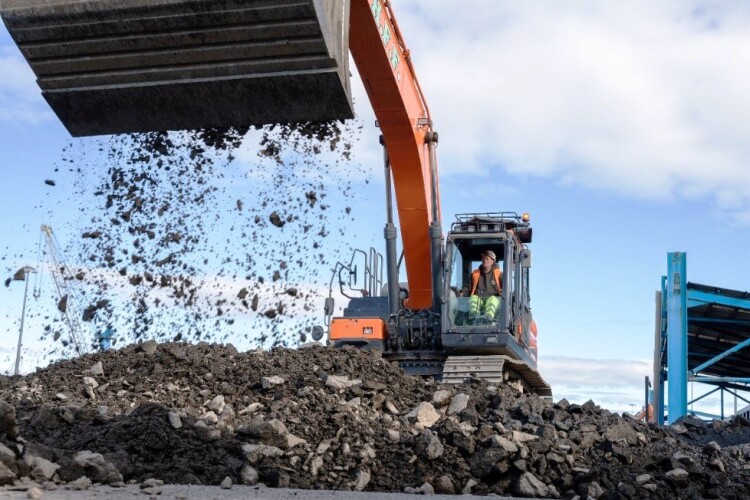 Breedon is suppling ISG with 316,000 tonnes of stone for the base 