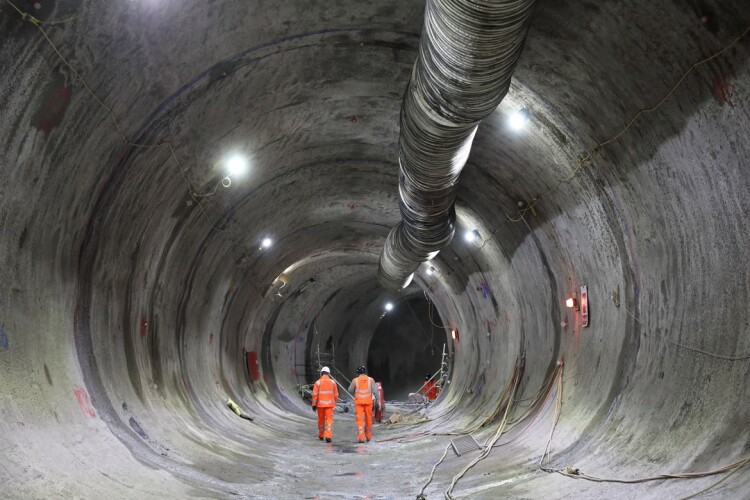 -	TfL Commissioner Andy Byford and HS2 Ltd CEO Mark Thurston tour the 90m tunnel