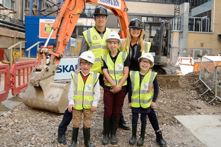 Tess Daly and Vernon Kay, with three GOSH patients, see Skanska start work
