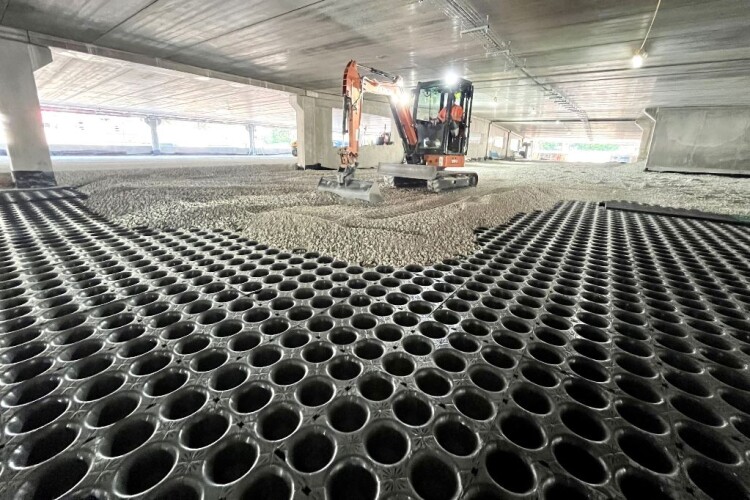 SEL Environmental&rsquo;s Formavoid stormwater attenuation matting goes down
