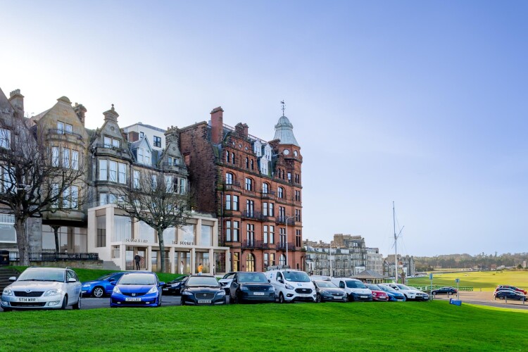 The hotel overlooks the Old Course (image by Todd Architects)