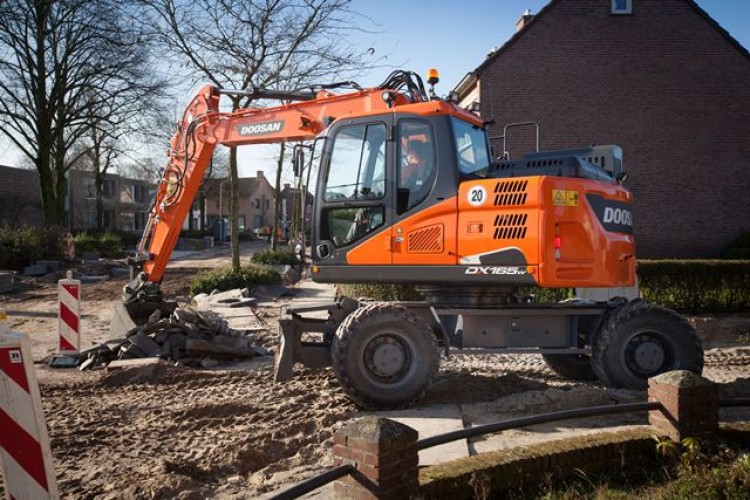 Doosan DX165W-5 wheeled excavator 