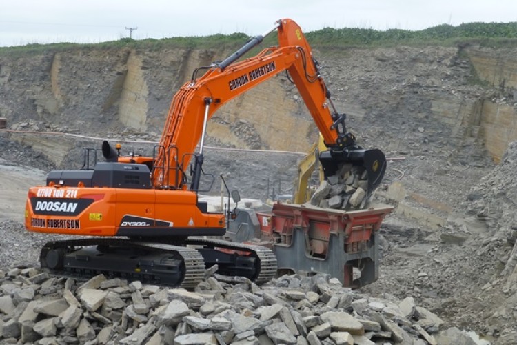 The new Doosan DX300LC-5 at work