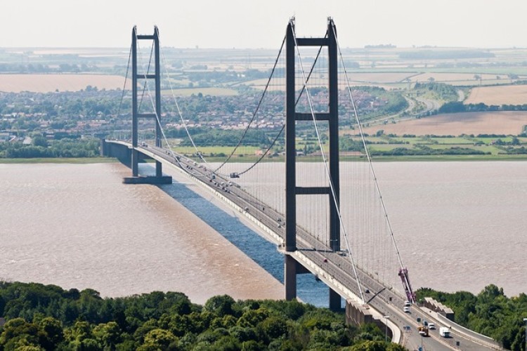 Spencer returns to Humber Bridge for hanger inspections