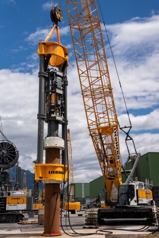 The H 10 can now be suspended from a rope leader