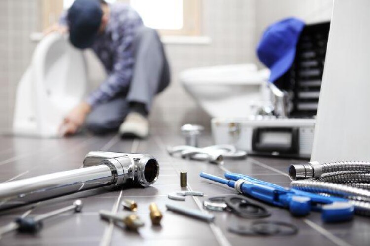Plumbers are averageing around &pound;1100 a week 