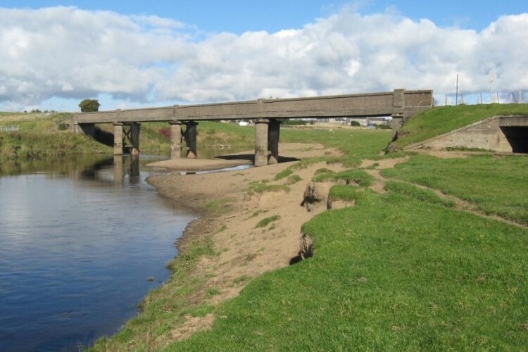 The old Clyde bridge in Carstairs