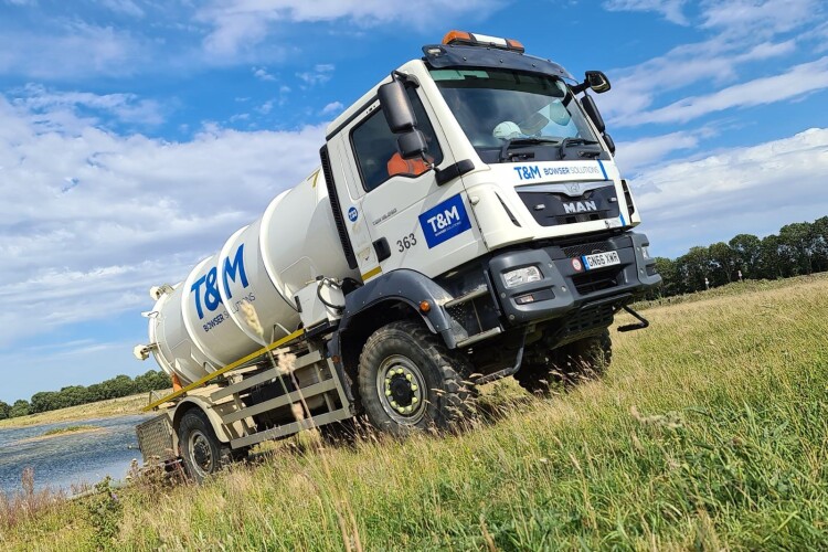 A Euro 6 4x4, 9,000-litre dust suppression vehicle, compatible with HVO fuel