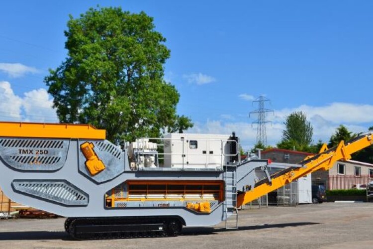 The Traxmix 250