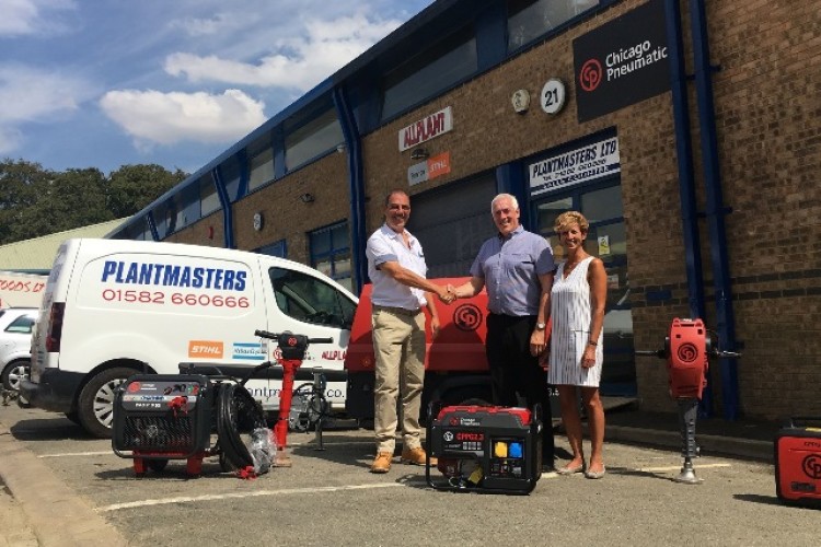 Chicago Pneumatic area sales manager Nick Anwyl (left) with Paul and Mandy Alsop from Plantmasters 