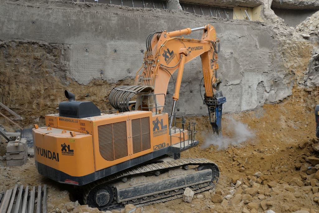 Hyundai r1200 9