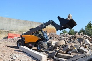 A Giant telehandler